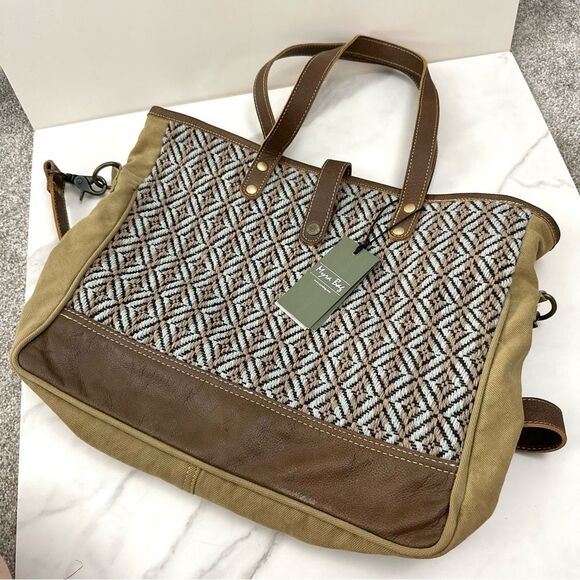 Myra Bag Handmade Exquisite Move Weekender Bag Upcycled NWT One Size - Picture 3 of 16